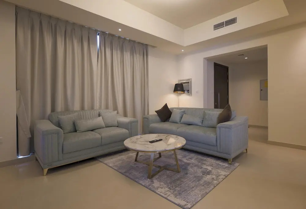 Дубай: Fabulous 4br Villa With Balcony, Dubai