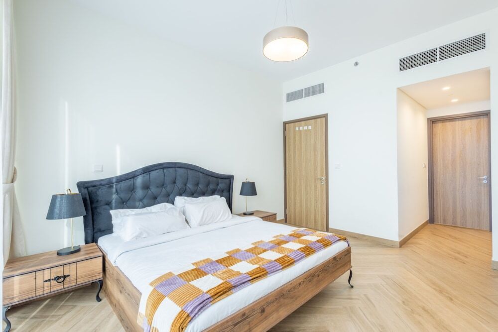 Дубай: SuperHost - Chic Modern 1BR Apt Retreat with City View