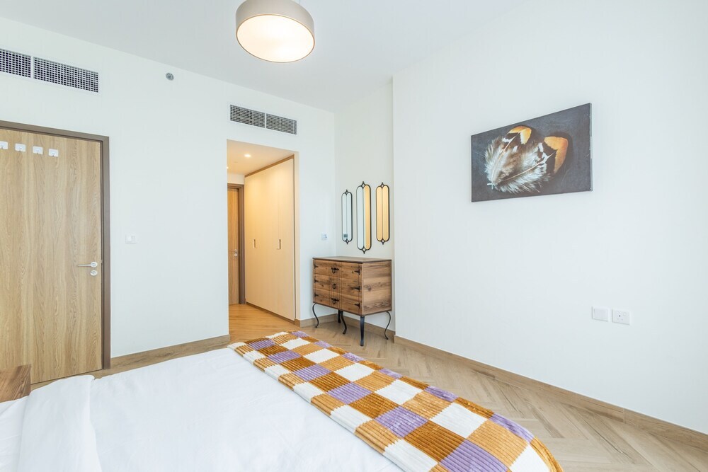 Дубай: SuperHost - Chic Modern 1BR Apt Retreat with City View