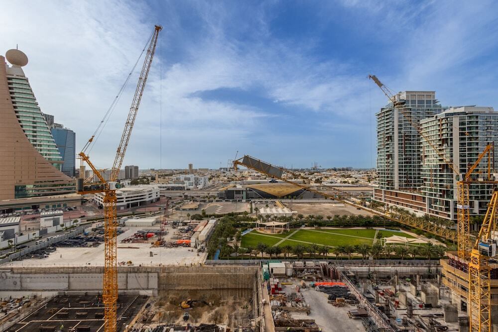 Дубай: SuperHost - Chic Modern 1BR Apt Retreat with City View
