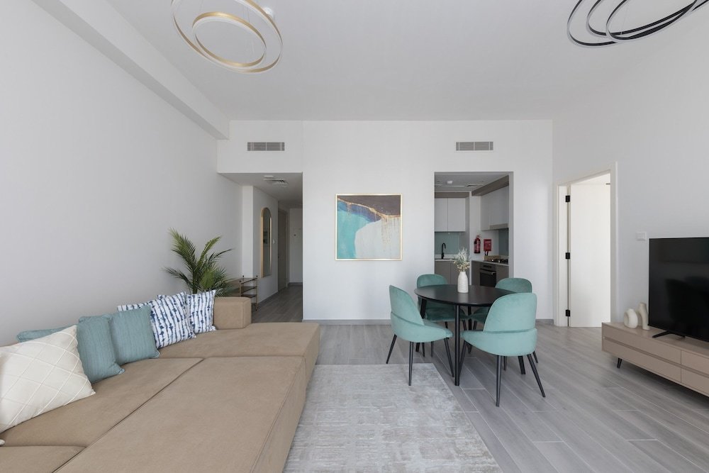 Дубай: Fresh And Quiet 1BR at Noor 4 Tower