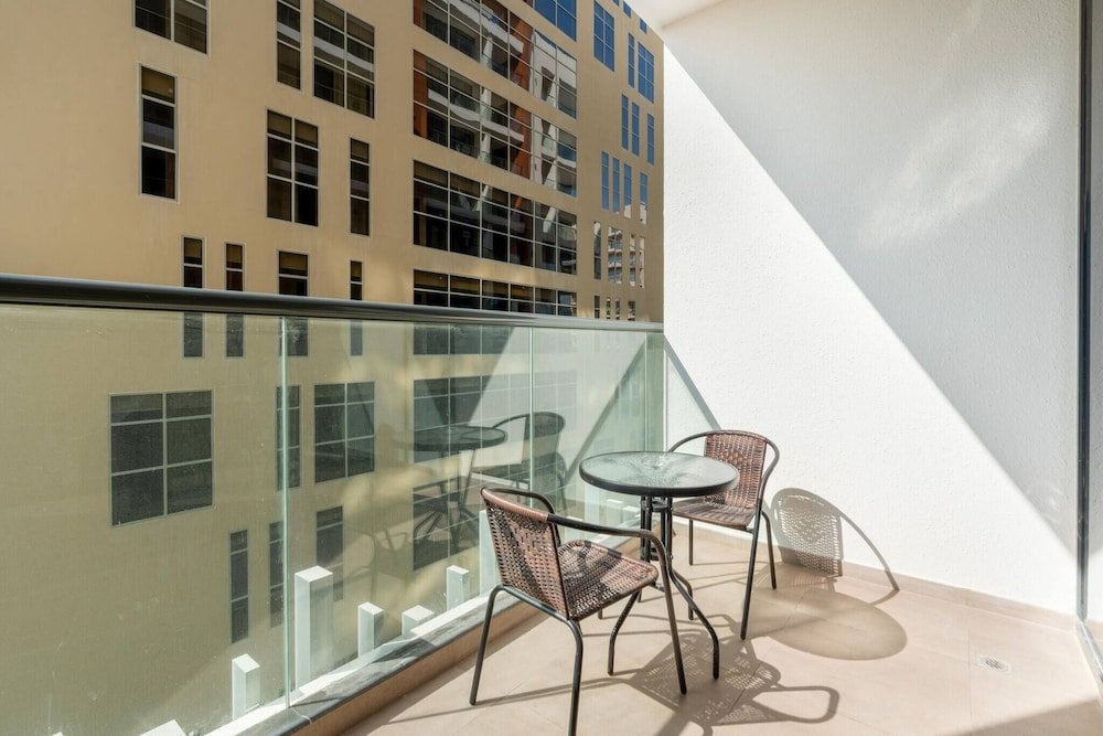 Дубай: "sophisticated 2 Bedroom In Majan"