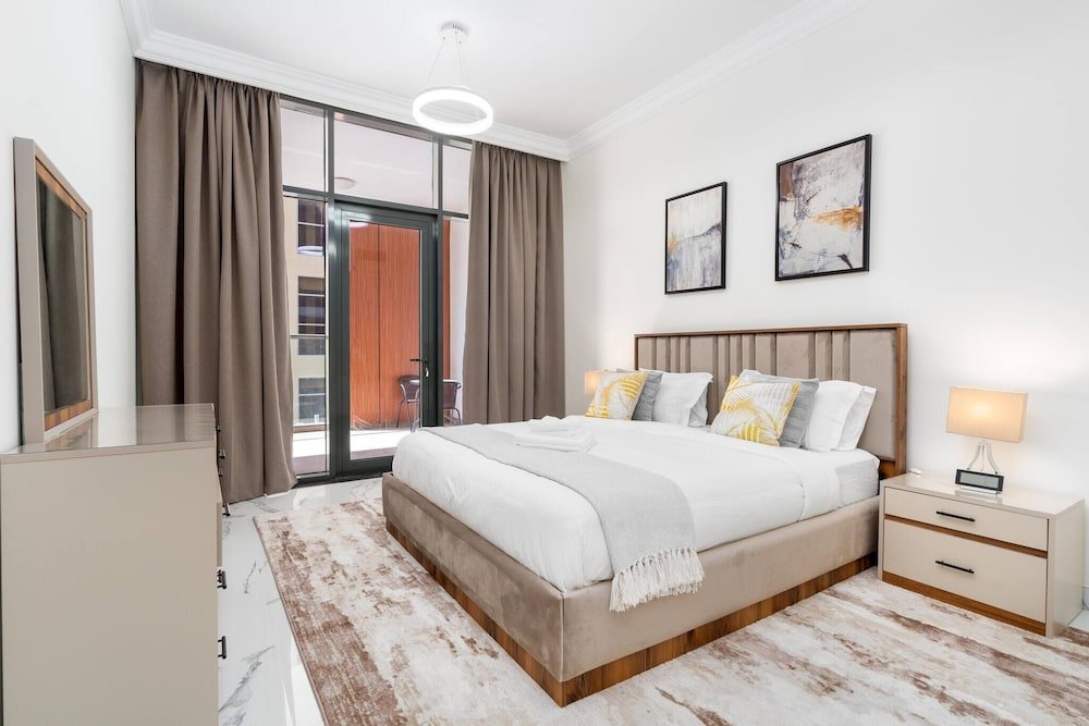Дубай: "sophisticated 2 Bedroom In Majan"