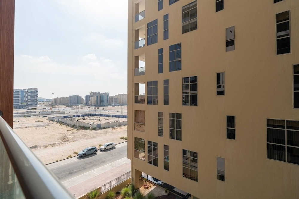 Дубай: "sophisticated 2 Bedroom In Majan"