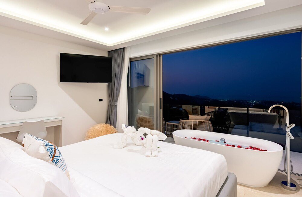 Самуи: Luxury 5 Bedroom Modern Villa - KBR17