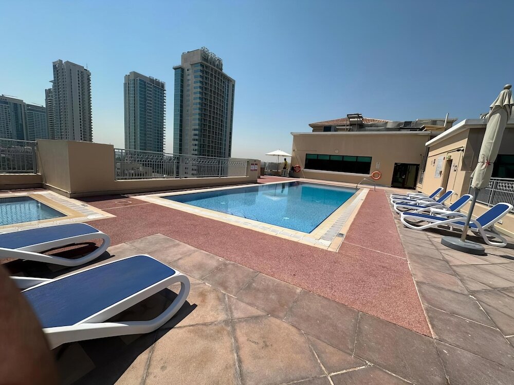 Дубай: Lux BnB I Una Tower I Lakes View