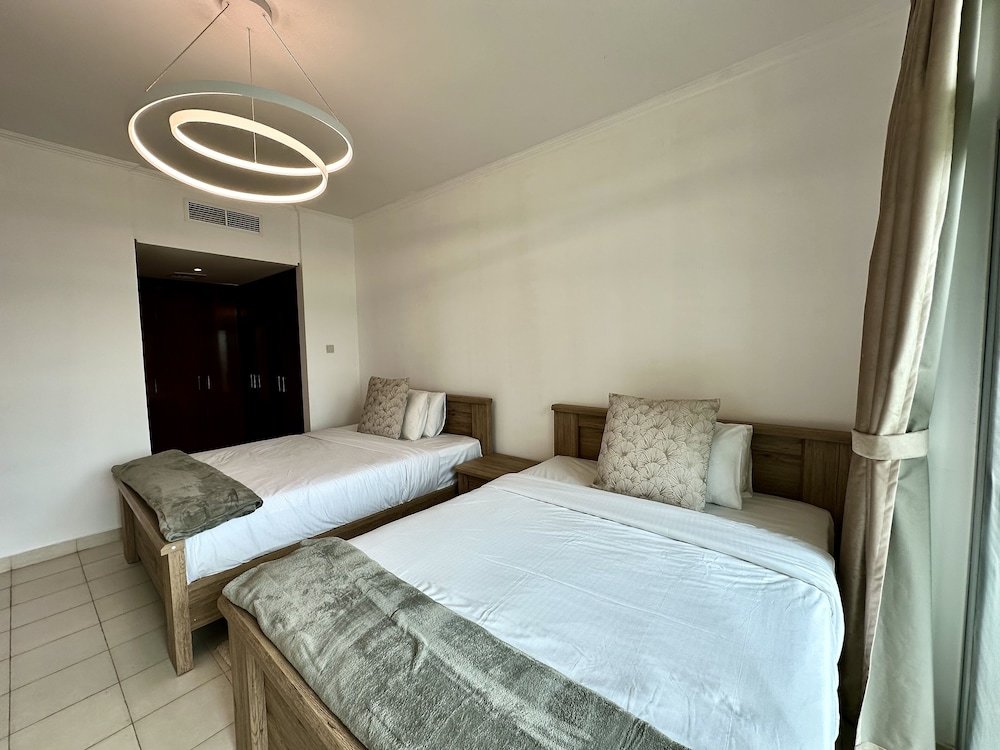 Дубай: Lux BnB I Una Tower I Lakes View