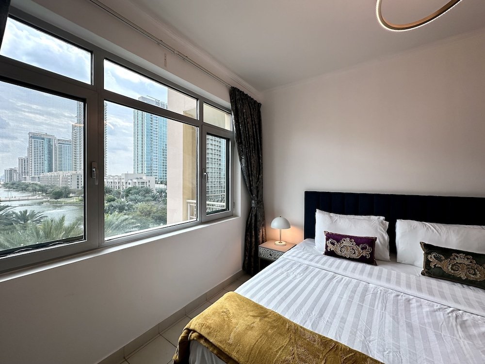 Дубай: Lux BnB I Una Tower I Lakes View