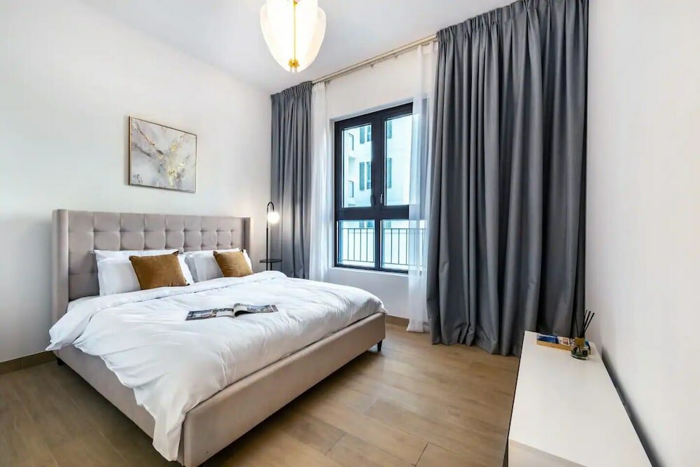 Дубай: Stylish 2BR in La Rive 2