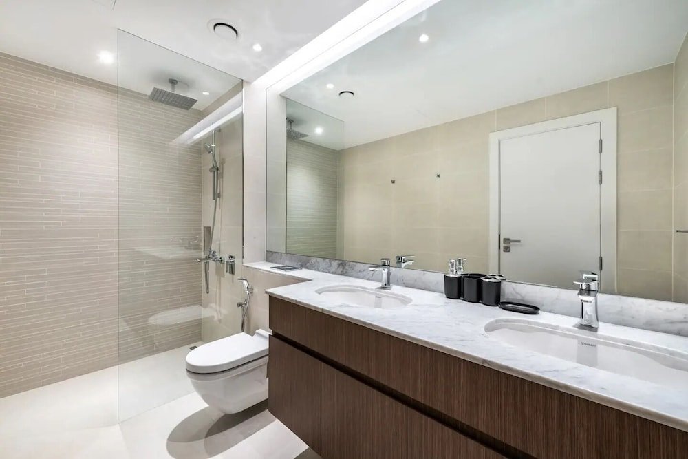 Дубай: Stylish 2BR in La Rive 2