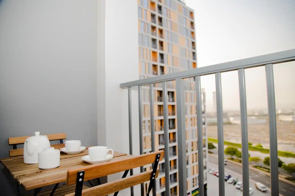 Дубай: Green community 1BR 15 min to sea