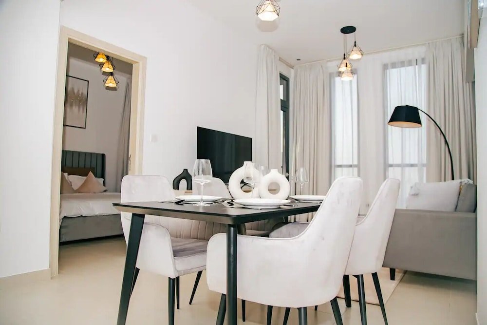 Дубай: Green community 1BR 15 min to sea
