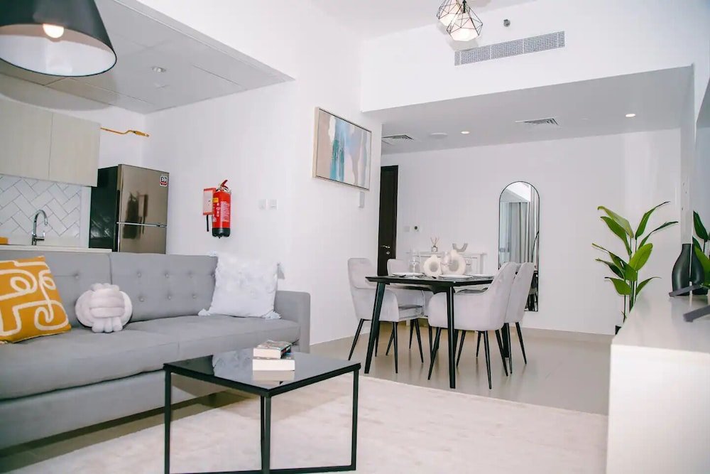 Дубай: Green community 1BR 15 min to sea