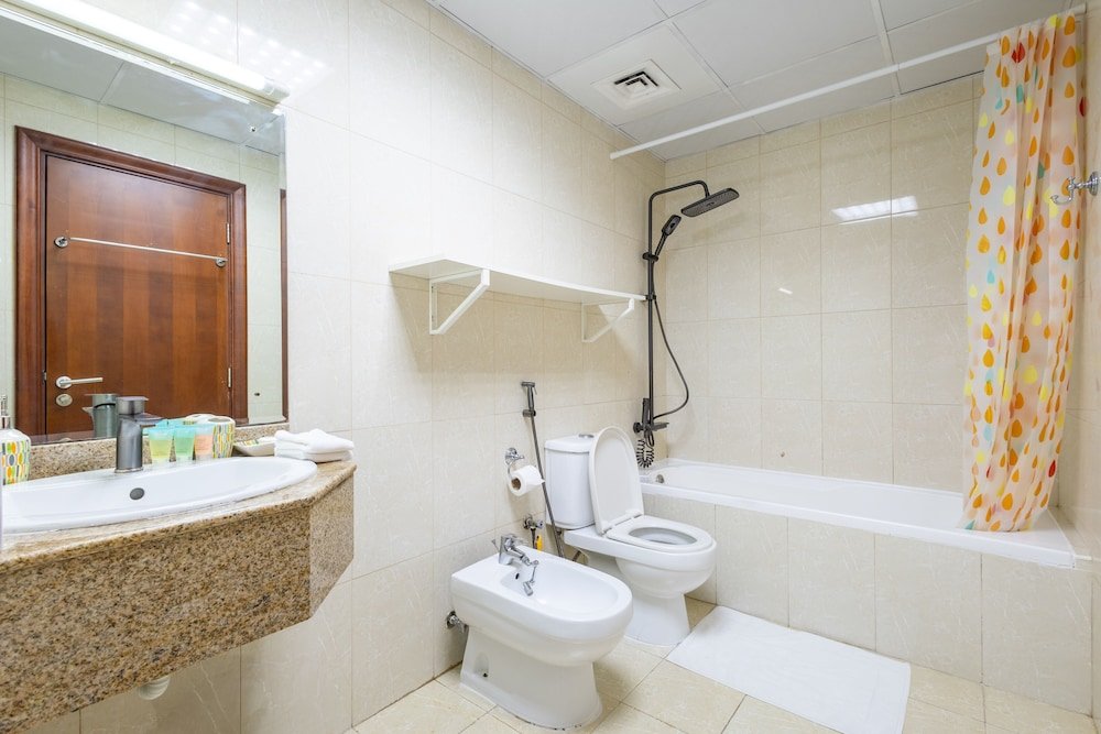 Дубай: SuperHost - Tranquil Oasis in the Heart of Dubai Lakepoint N2