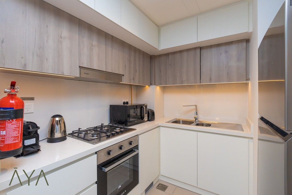 Дубай: Aya - Beverly Hills 2BR Apartment With Balcony
