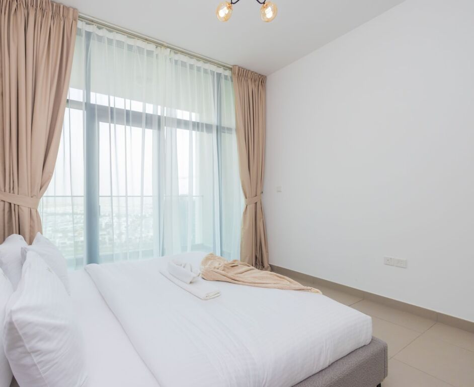 Дубай: Aya - Beverly Hills 2BR Apartment With Balcony