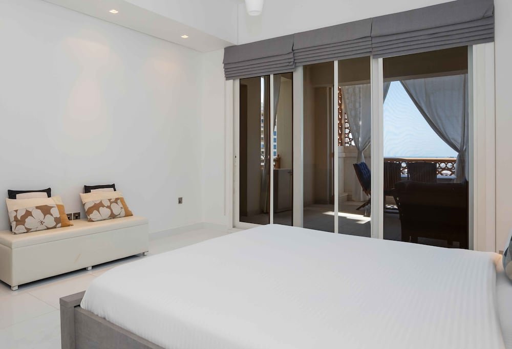 Дубай: Spacious 2BR Marina Residence 4