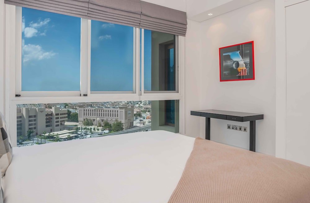 Дубай: Spacious 2BR Marina Residence 4