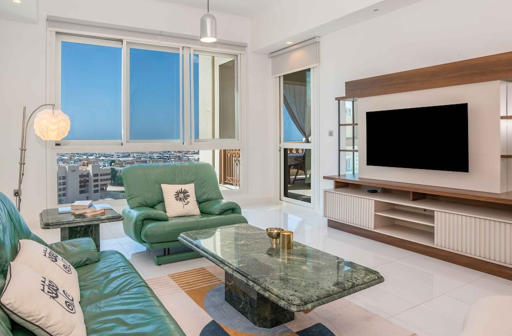 Дубай: Spacious 2BR Marina Residence 4