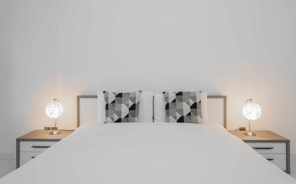 Дубай: Spacious 2BR Marina Residence 4