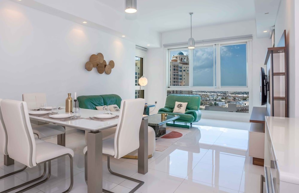 Дубай: Spacious 2BR Marina Residence 4