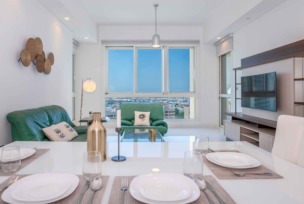 Дубай: Spacious 2BR Marina Residence 4
