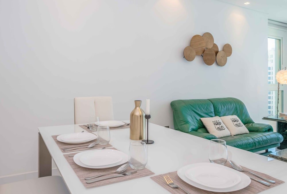 Дубай: Spacious 2BR Marina Residence 4
