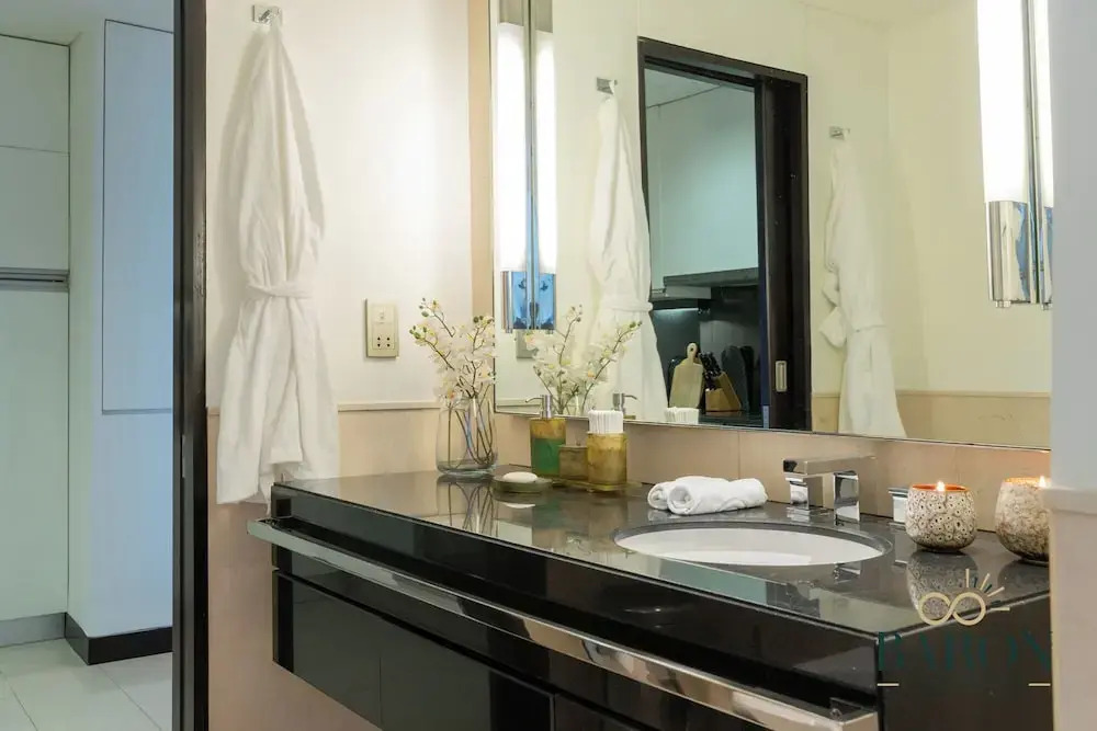Дубай: Address Dubai Marina  Luxe Studio 31
