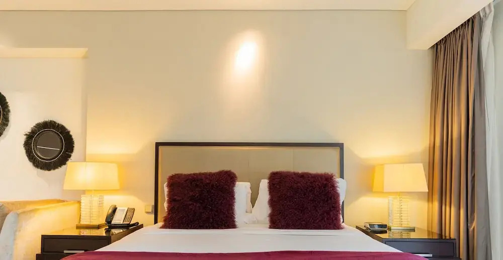 Дубай: Address Dubai Marina  Luxe Studio 31
