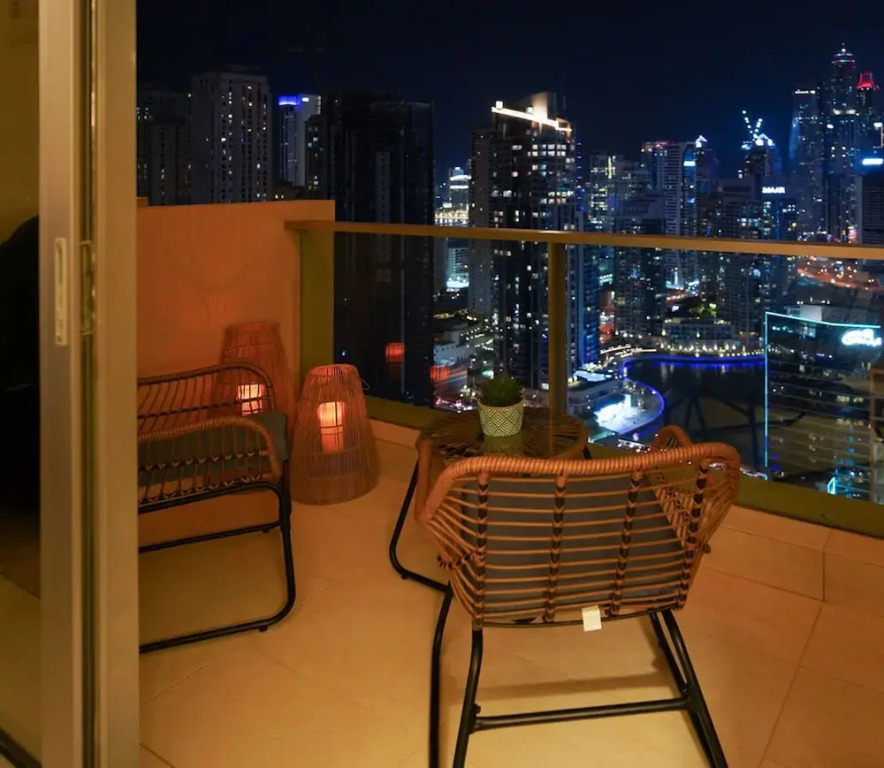 Дубай: Address Dubai Marina  Luxe Studio 31