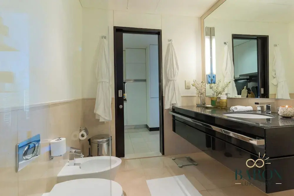 Дубай: Address Dubai Marina  Luxe Studio 31