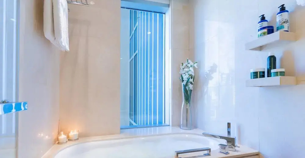 Дубай: Address Dubai Marina  Luxe Studio 31