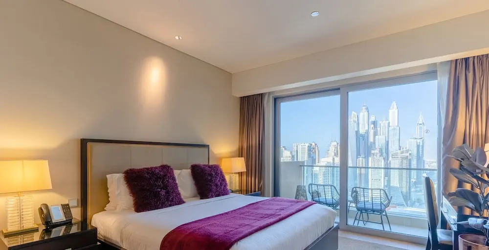 Дубай: Address Dubai Marina  Luxe Studio 31