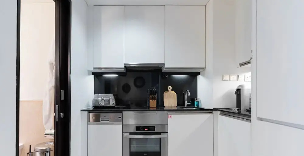 Дубай: Address Dubai Marina  Luxe Studio 31
