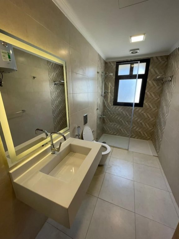 Шейх Заед Сити: Duplex Apartment With A Private Garden