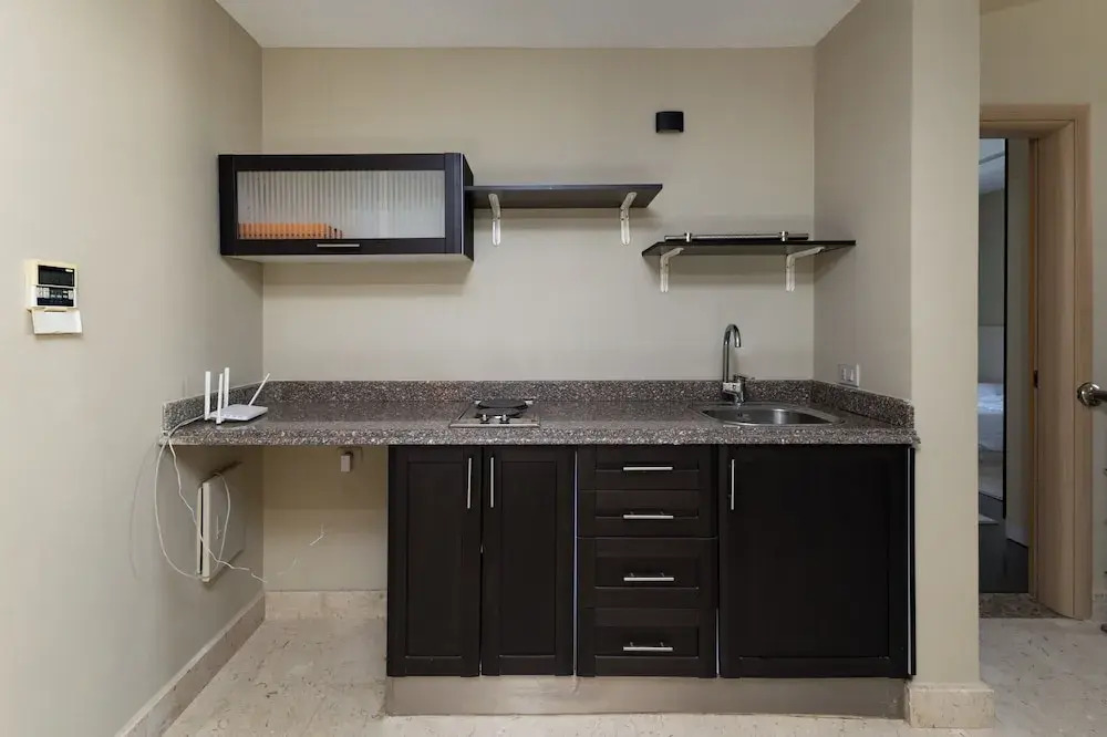 Шейх Заед Сити: Villa With Private Pool In Beverly Hills