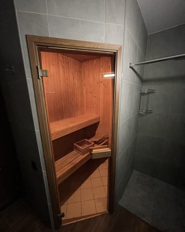Ильичево: Апартаменты с сауной на озере Красавица