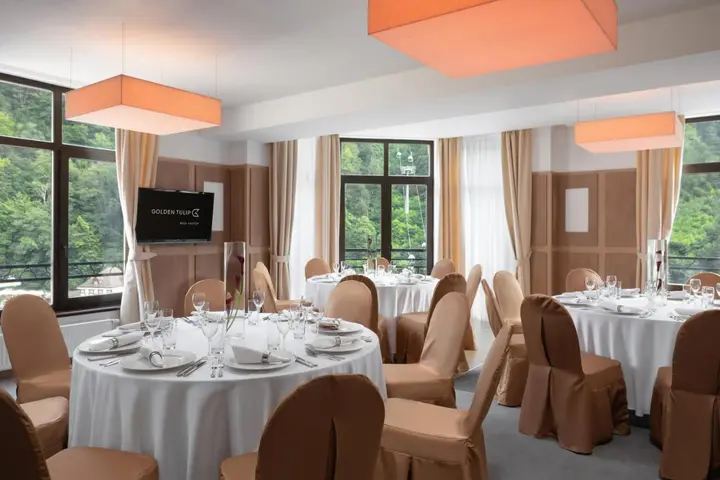 Красная Поляна: Отель Golden Tulip