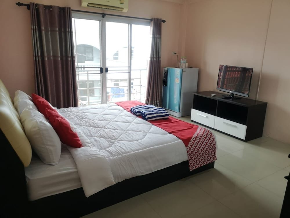 Паттайя: Oyo 75414 Kjs Pattaya