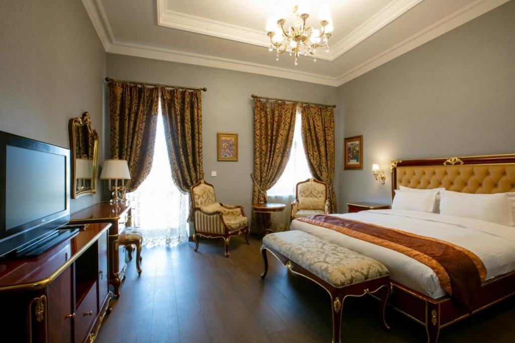 Баку: Shah Palace Luxury Museum Hotel (by Travel Agency)