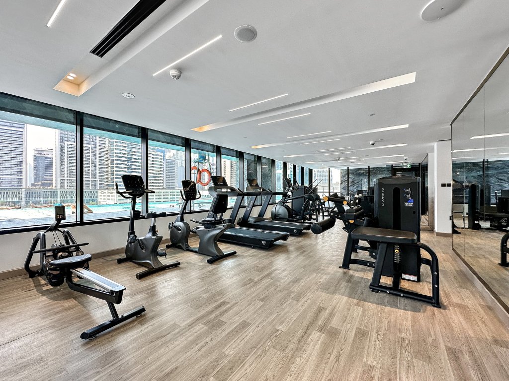 Дубай: Апартаменты WelHome - Contemporary 1BR in Binghatti Canal & Burj Views