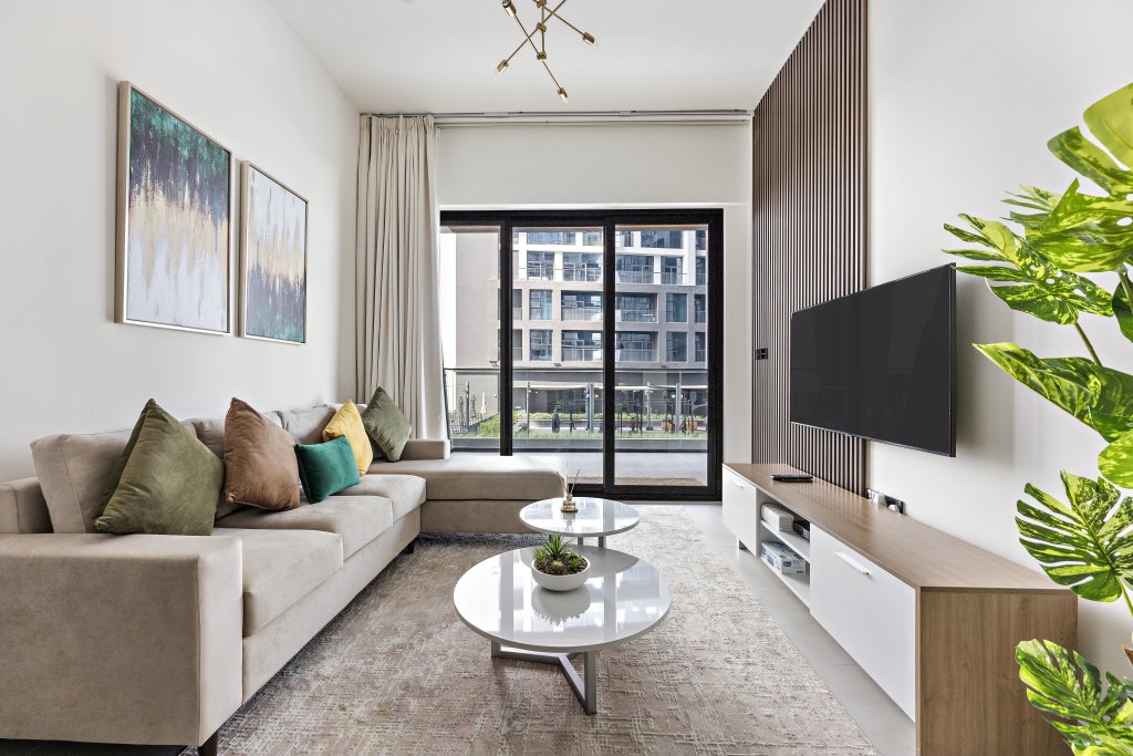 Дубай: Апартаменты WelHome - Contemporary 1BR in Binghatti Canal & Burj Views