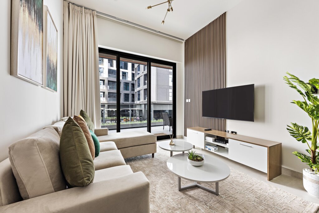 Дубай: Апартаменты WelHome - Contemporary 1BR in Binghatti Canal & Burj Views