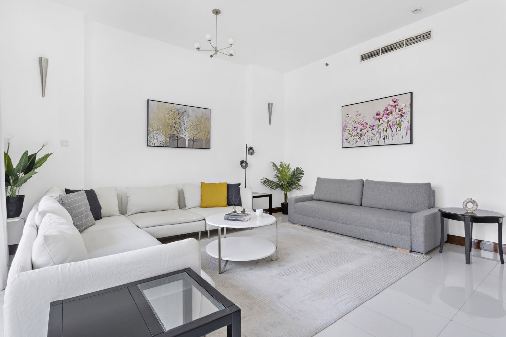 Дубай: Апартаменты WelHome - Urban Retreat with Terrace and City Views