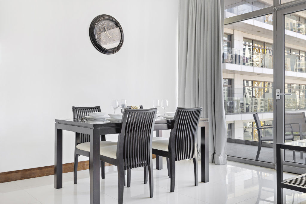 Дубай: Апартаменты WelHome - Urban Retreat with Terrace and City Views