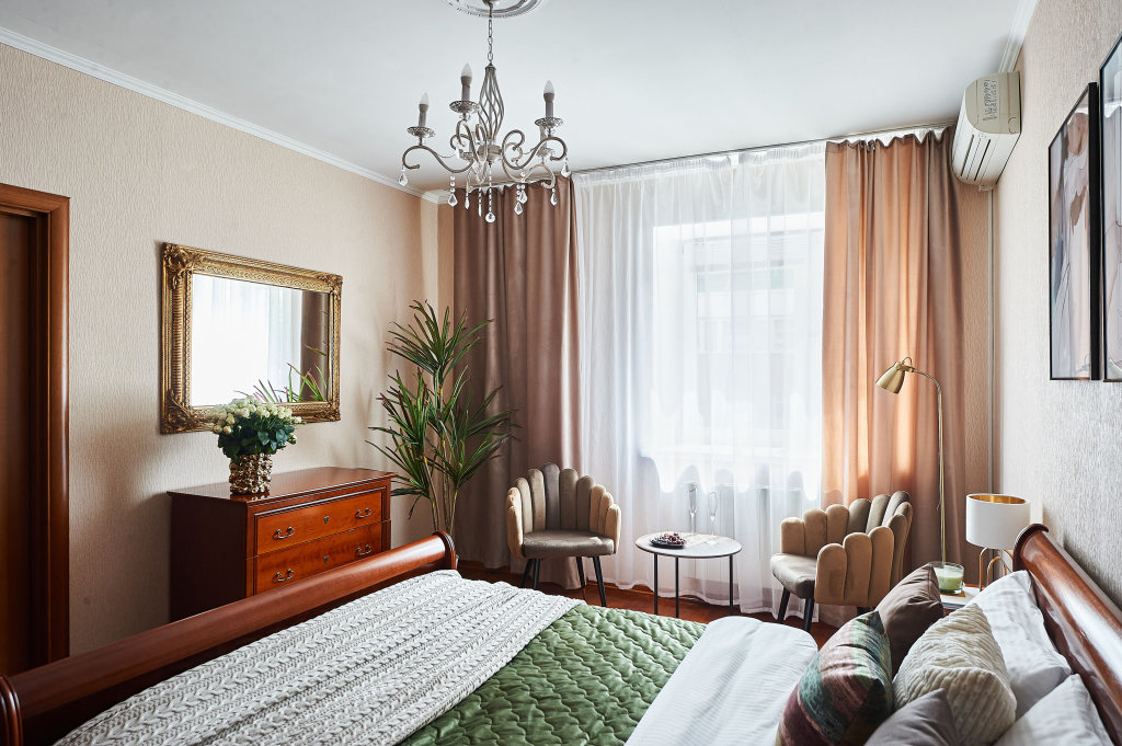 Москва: Квартира GM Apartments Уютная Трёшка у Патриарших Прудов