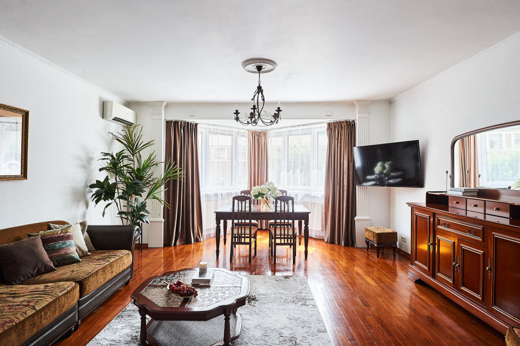 Москва: Квартира GM Apartments Уютная Трёшка у Патриарших Прудов