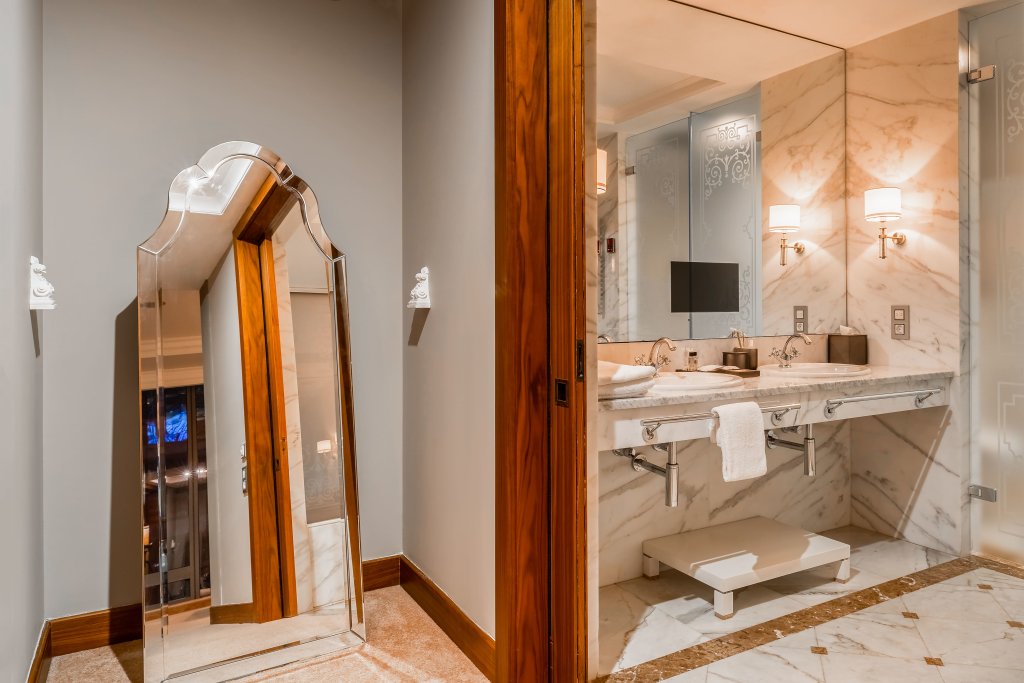 Москва: Апартаменты с панорамными окнами на 50 этаже в Москва Сити Nova Loft