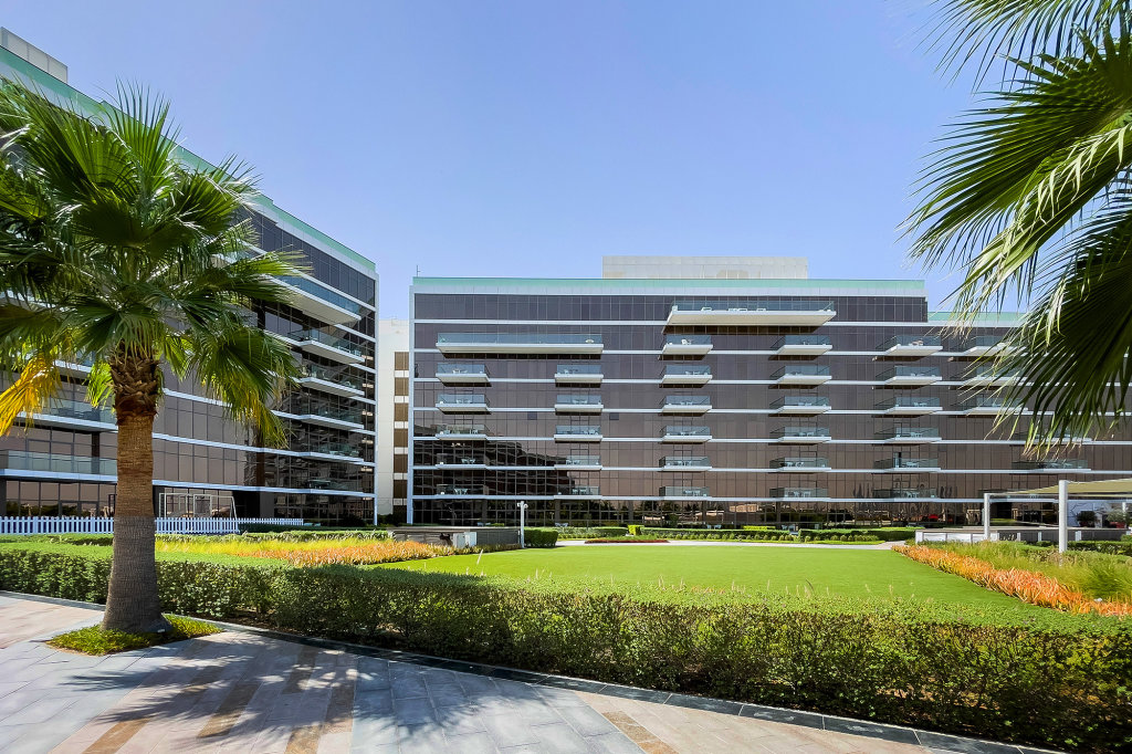 Дубай: Апартаменты Deluxe 2BR with Sea View in The 8 on Palm Jumeirah