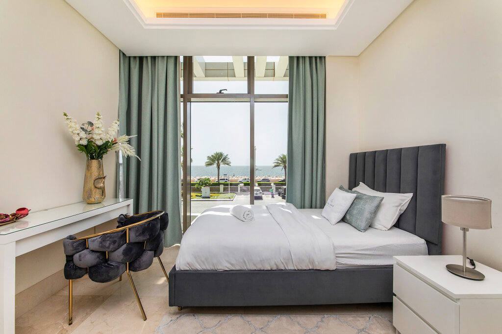 Дубай: Апартаменты Deluxe 2BR with Sea View in The 8 on Palm Jumeirah